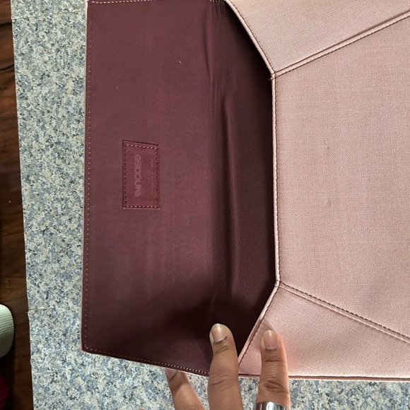 Incase Maroon Tech Sleeve - Picture 4 of 5